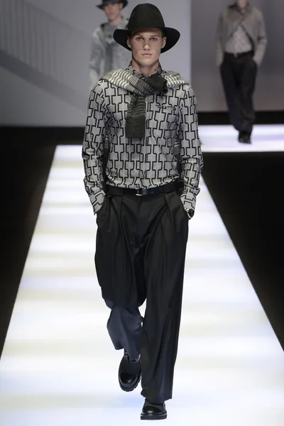 Look 3